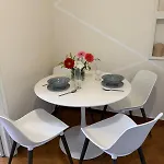 Apartman Comfy 3br Downtown Ypsila Alonia View