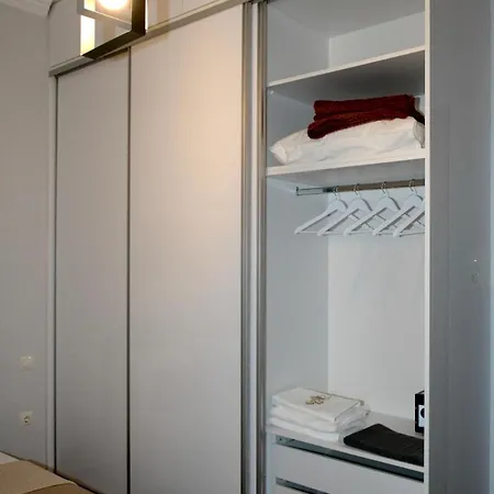 Comfy 3br Downtown Ypsila Alonia View *