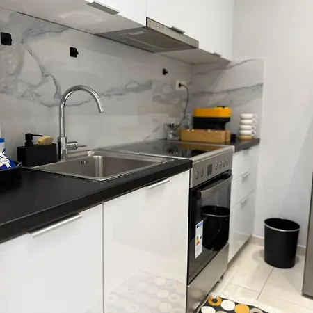 Comfy 3br Downtown Ypsila Alonia View דירה *