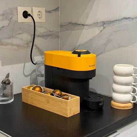 Comfy 3br Downtown Ypsila Alonia View דירה פאטרה